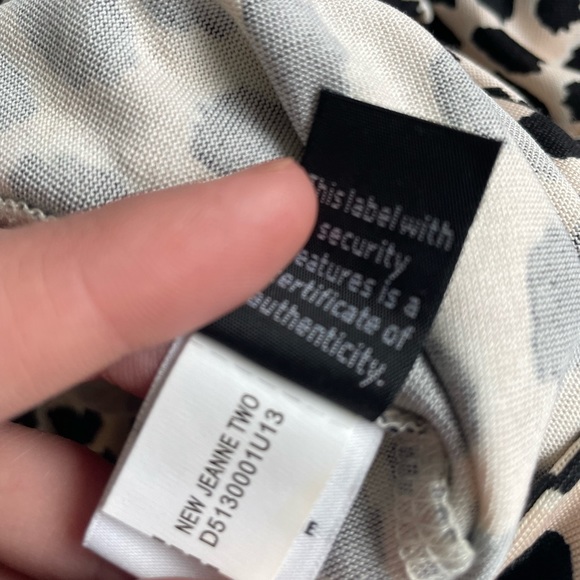 DIANE VON FURSTENBERG New Jeanne Two Wrap Silk Dress - Picture 6 of 7